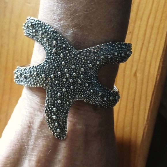 Starfish Bracelet Bangle Cuff - Picture 1 of 8